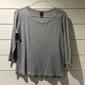 Patagonia, waffle long sleeve (3/4) , never worn , no tags . New